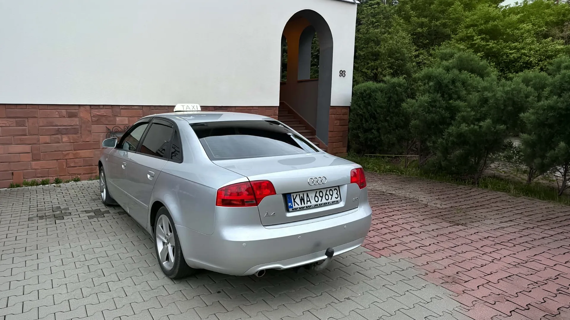 Taksówka Taxi Andrychów - Hubert nocą na ulicach Andrychowa